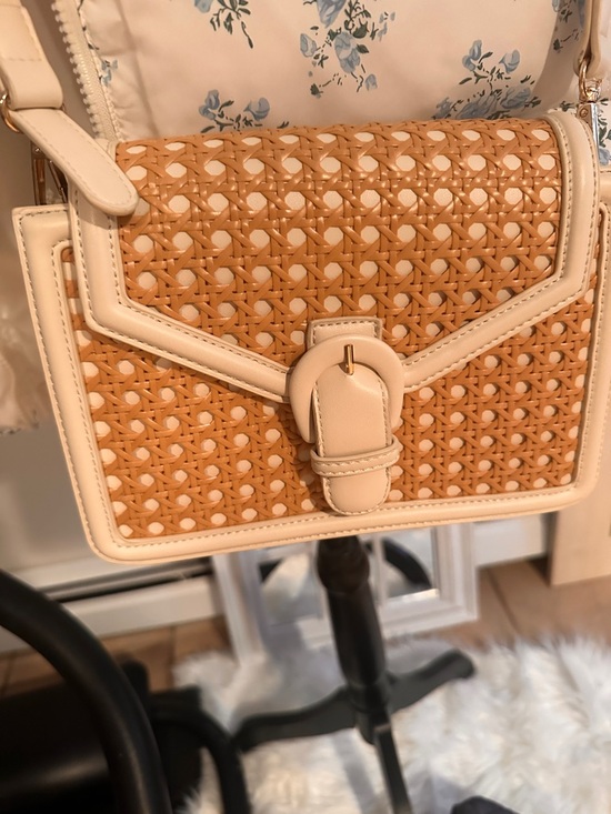 Handbags - Woven Straw Crossbody Shoulder Bag in Beigey